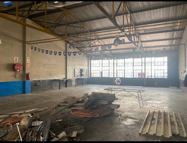 285M² WAREHOUSE TO LET IN SPARTAN